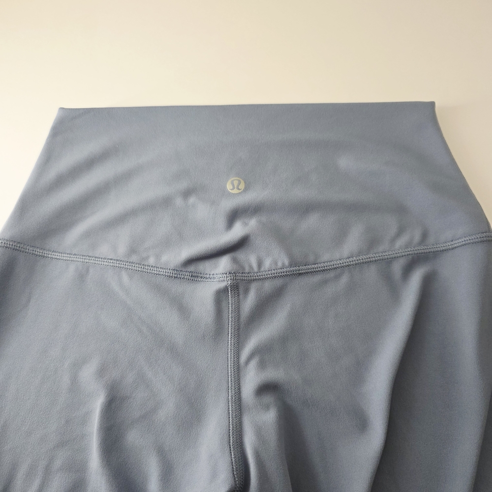 Lululemon Athletica Slate Blue Crop Leggings 6 - Picture 4 of 8